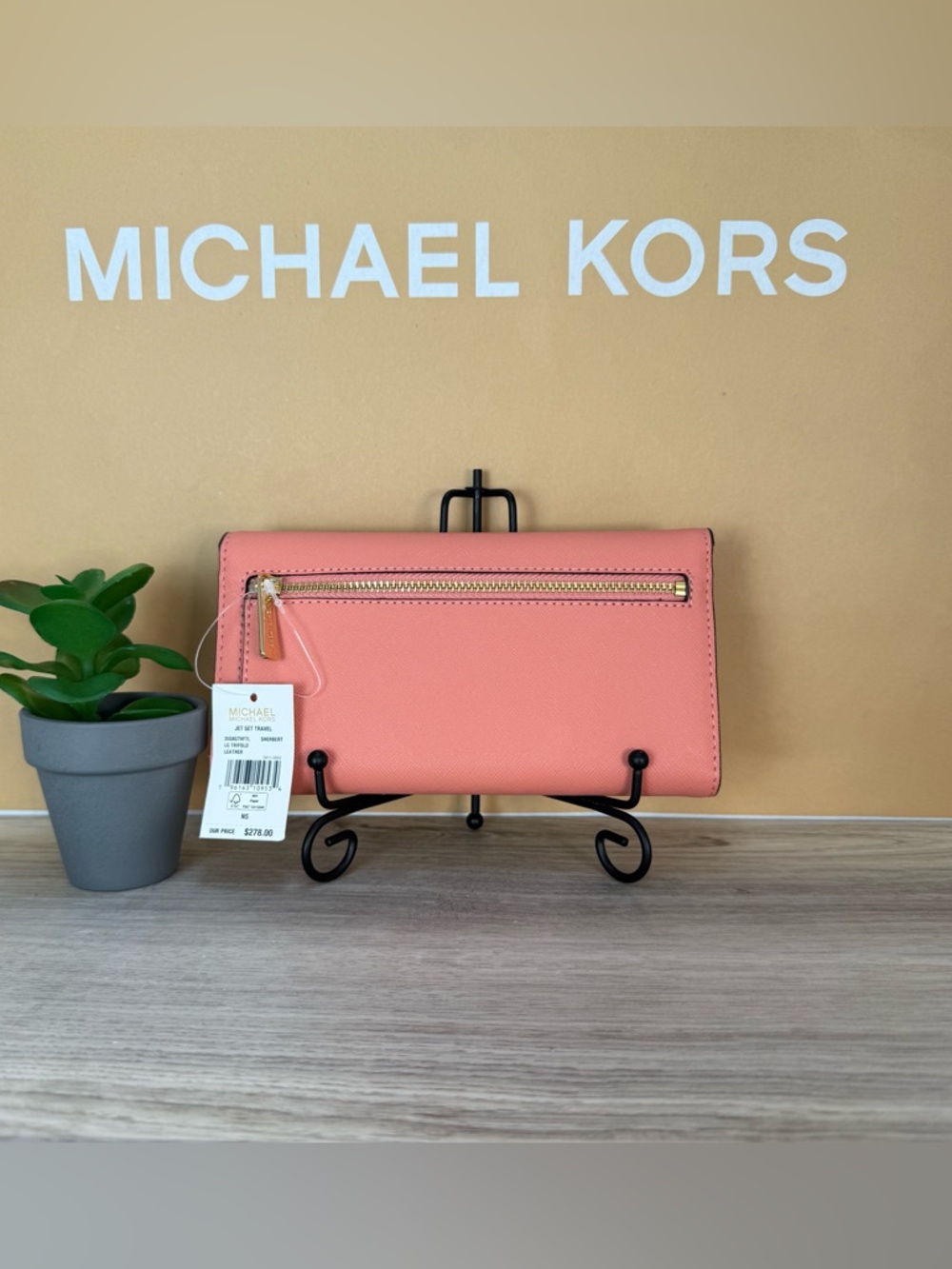 Michael Kors Wallet - Picture 4 of 9